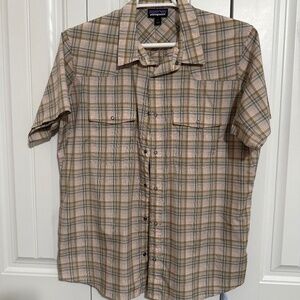 Men’s Patagonia short sleeved shirt